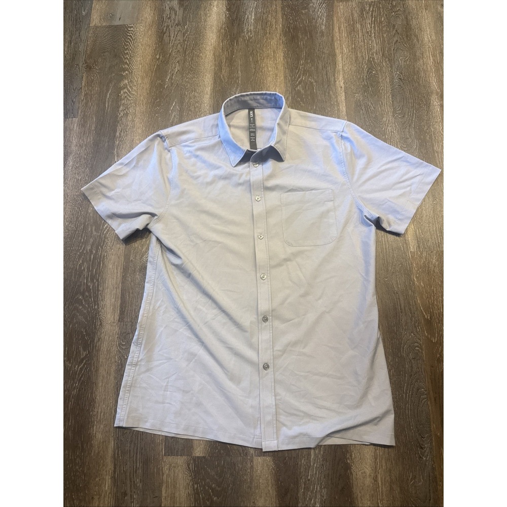 Vuori Mens Medium Bridge Button Up Short Sleeve Modern Stretch Blue Stripe V184